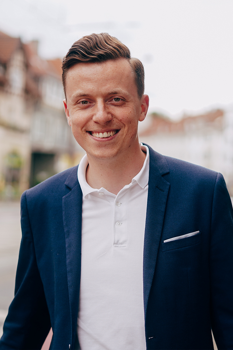 Adis Ahmetović