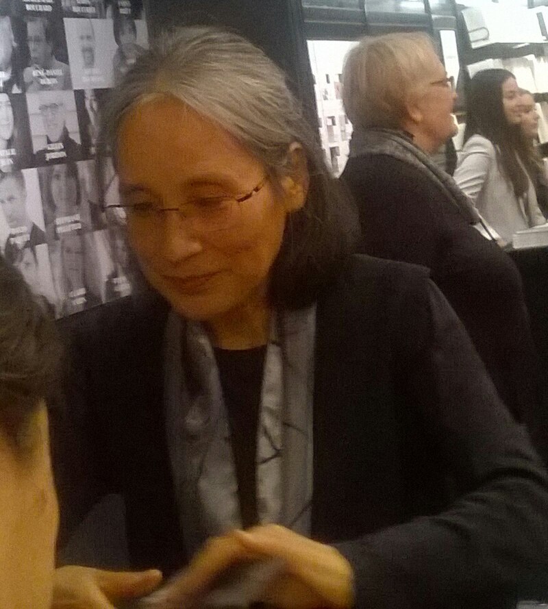 Aki Shimazaki