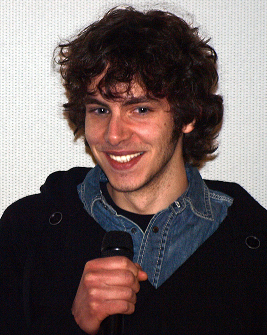Alessandro Leon
