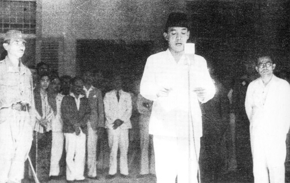 Alex Mendur