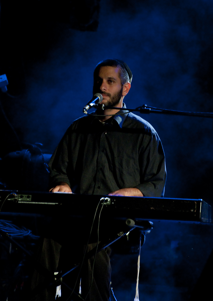Amir Tzoref