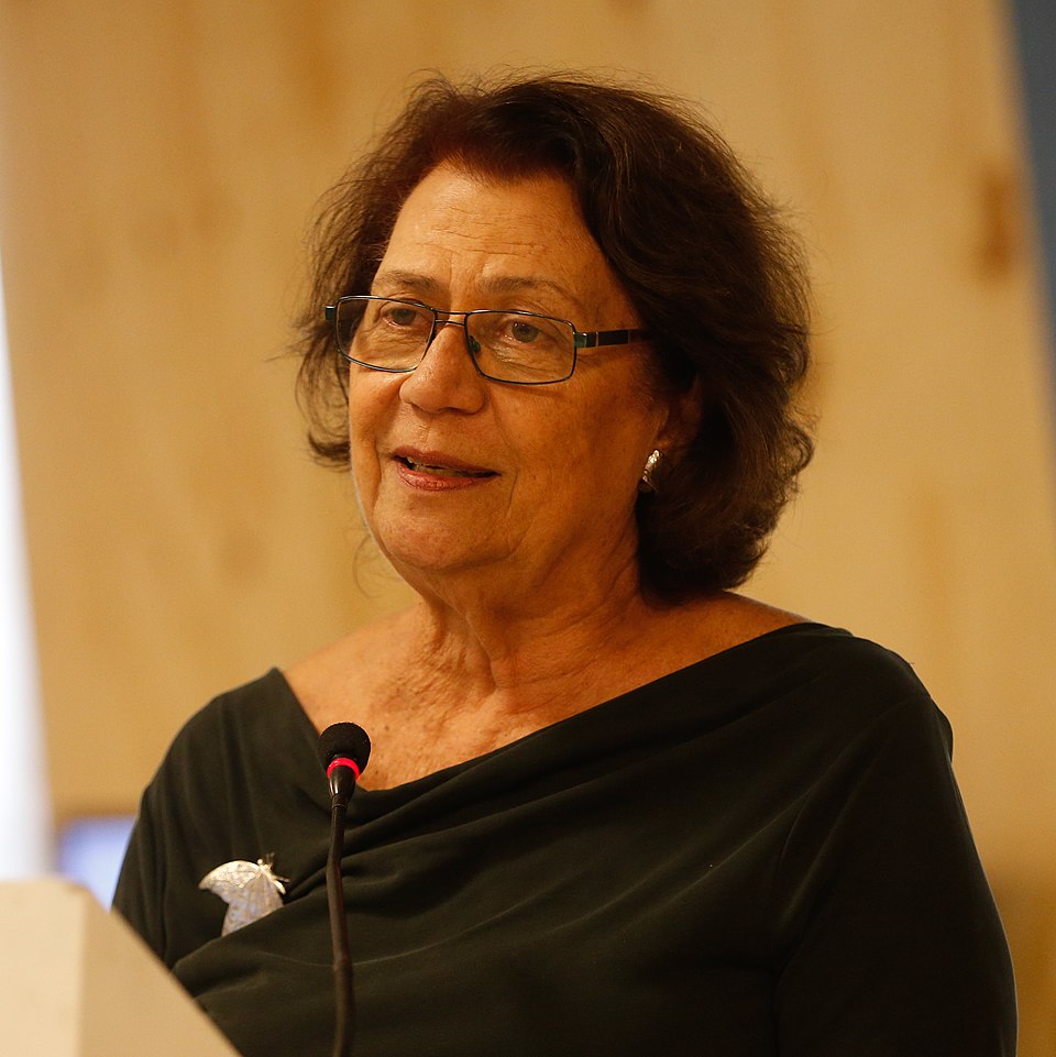 Ana Maria Diniz