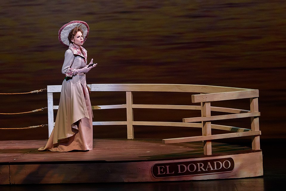 Ana María Martínez