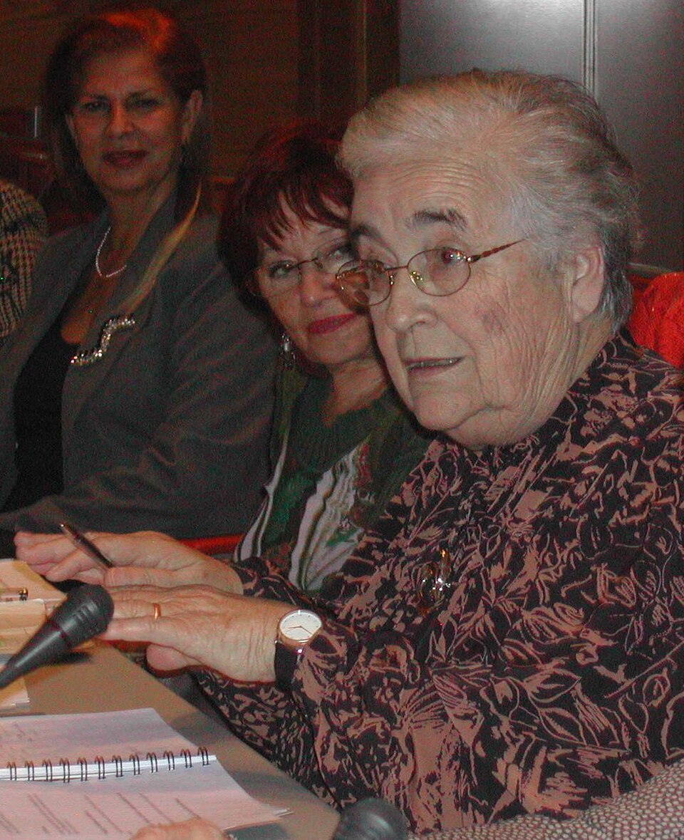 Ángela Mata