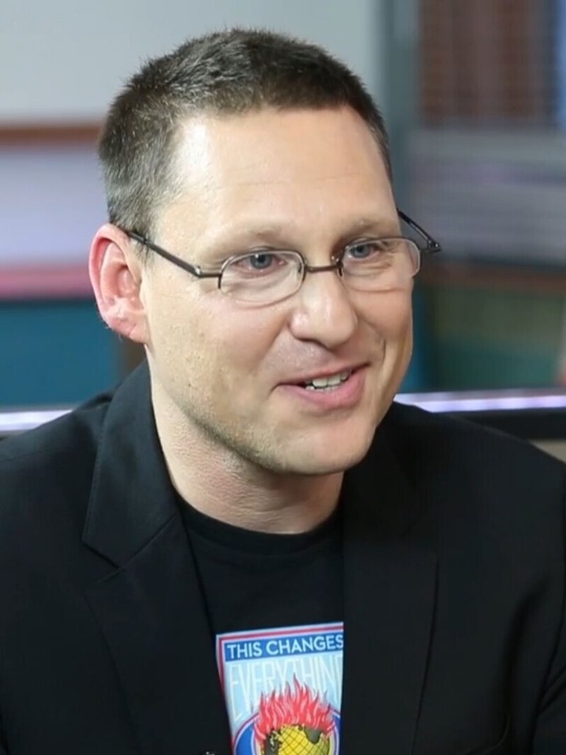 Avi Lewis