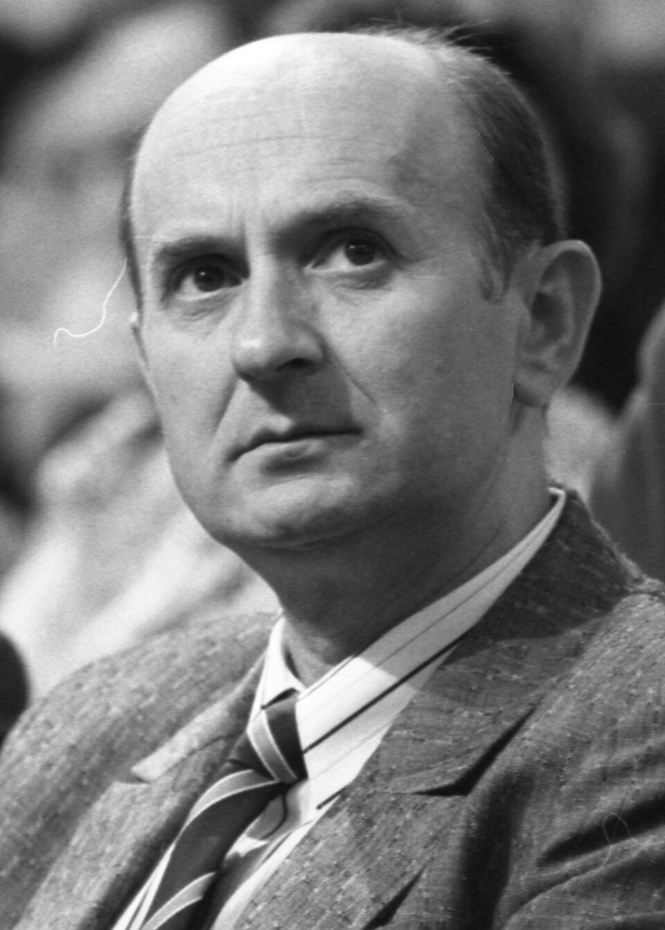 Békesi László