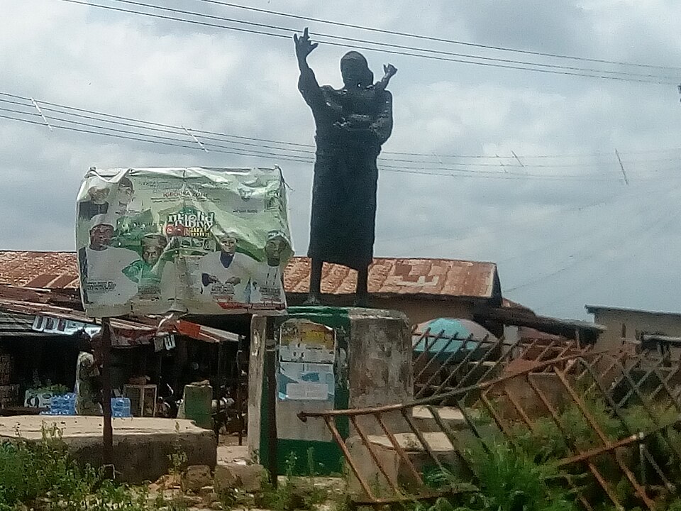 Bisi Alade