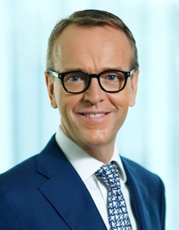 Böcker CEO
