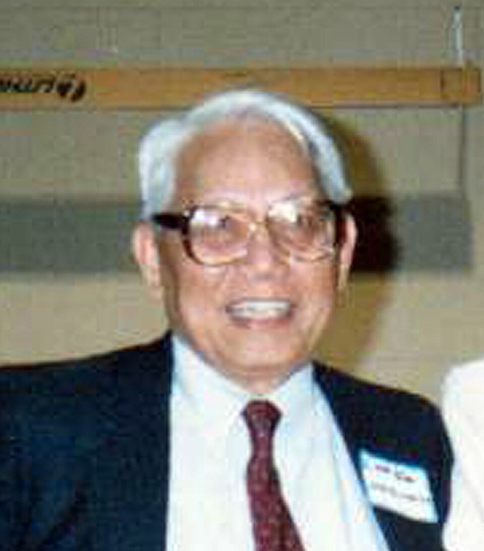 Carlos Aquino González