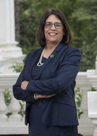 Cecilia Aguiar-Curry