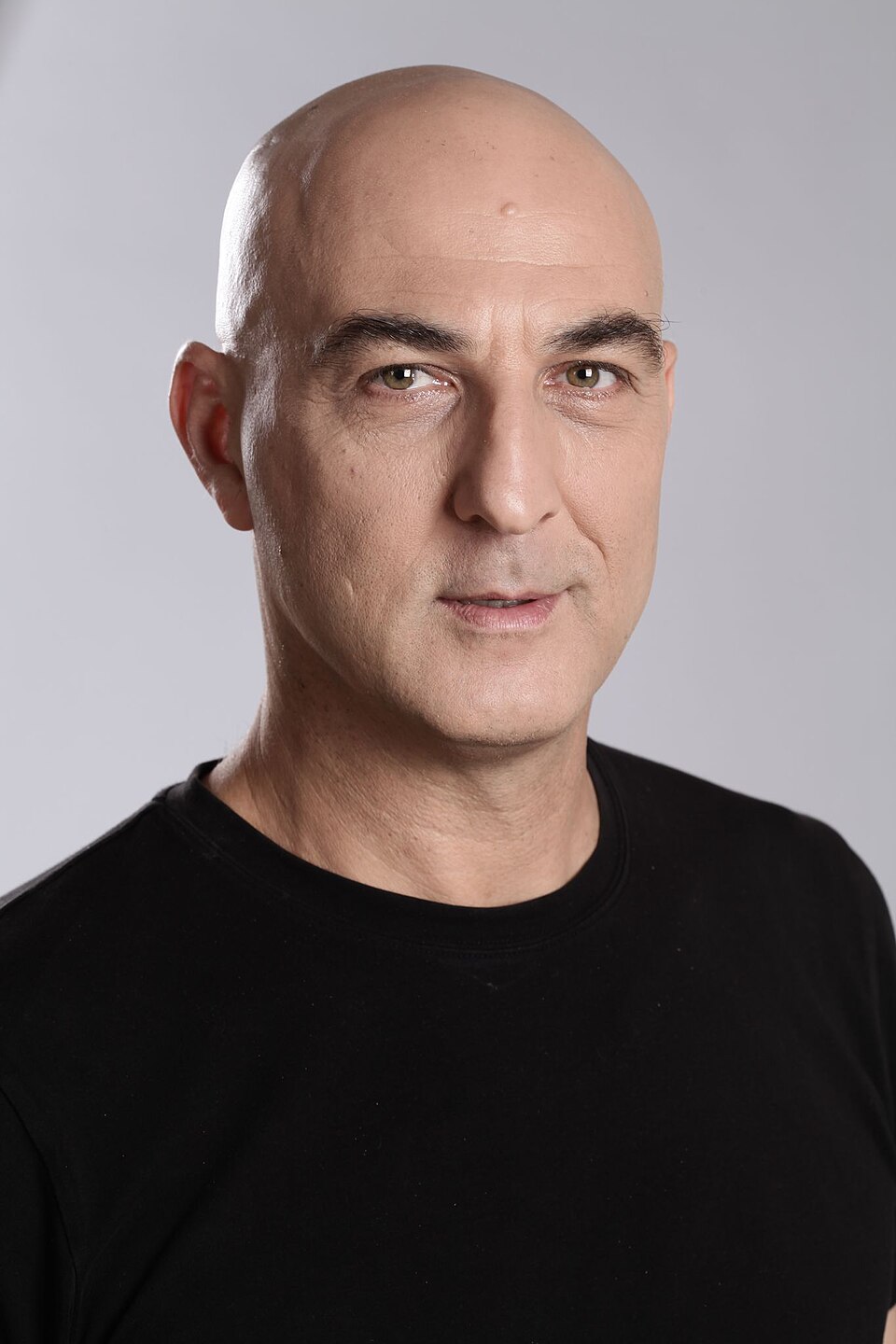 Dean Shachar