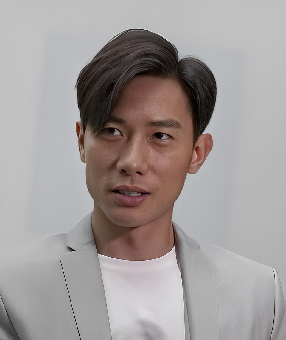 Desmond Tan