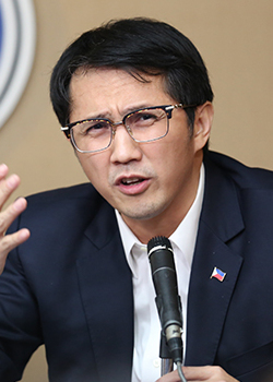 Don S. Dizon