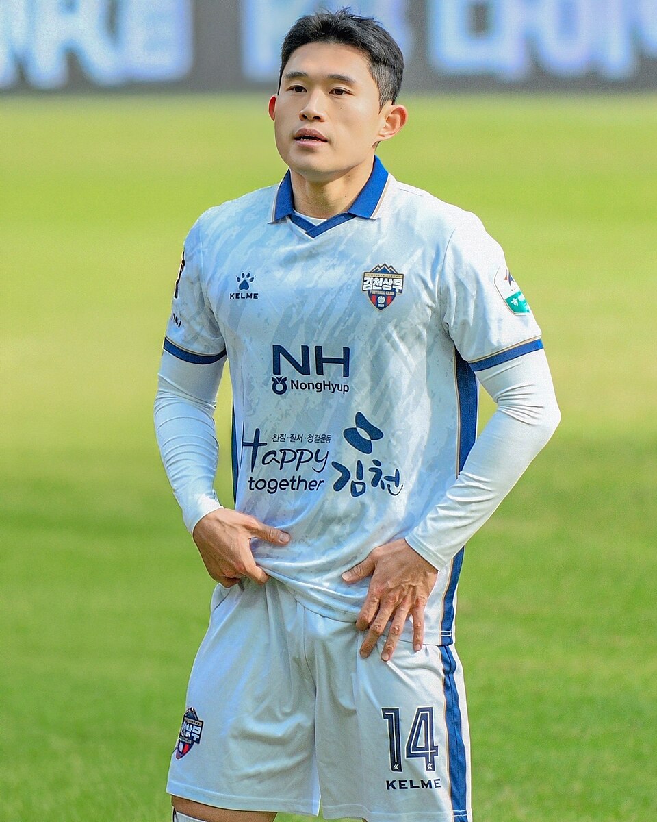 Dong-gyeong Lee