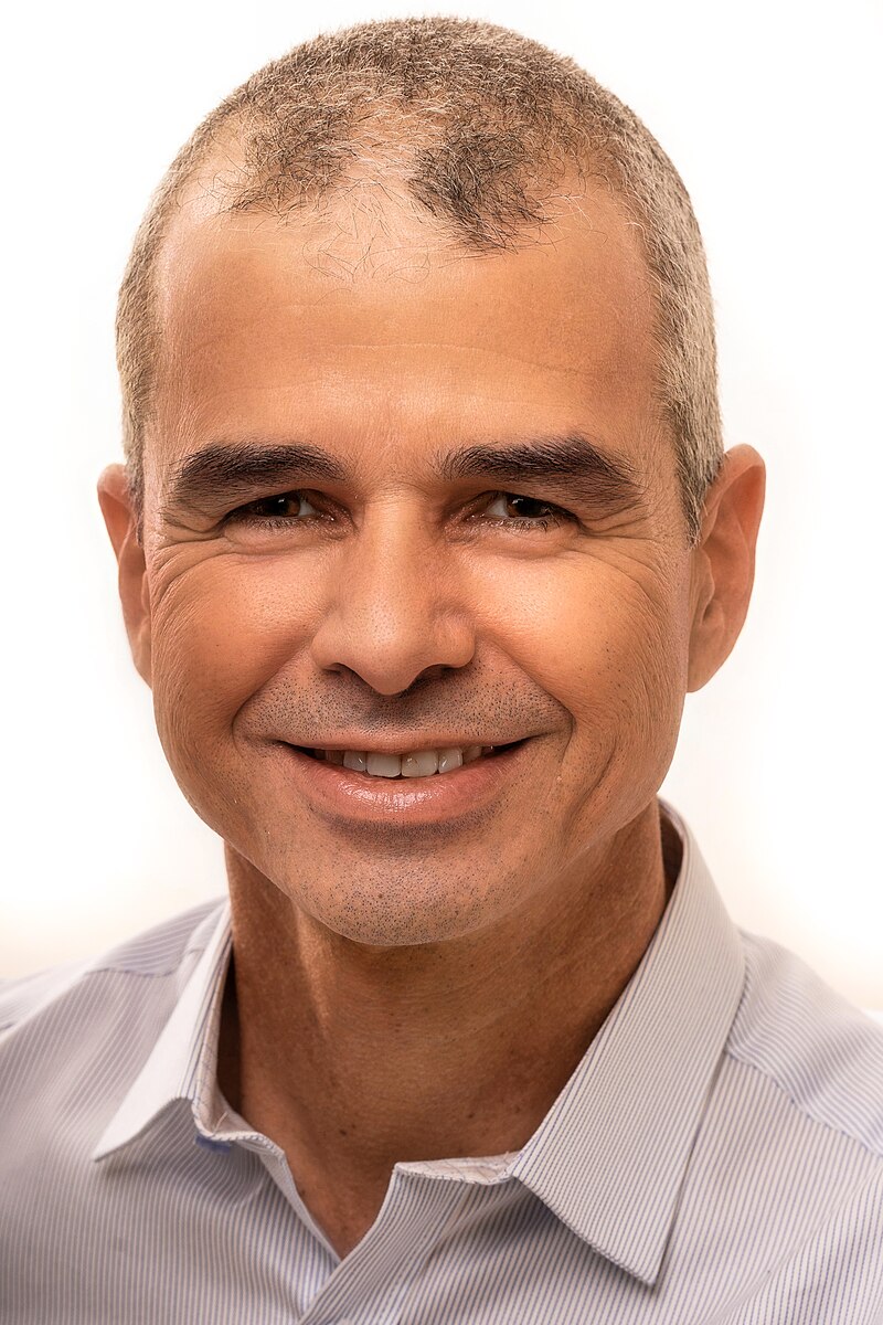 Dr. Gil Barzilai
