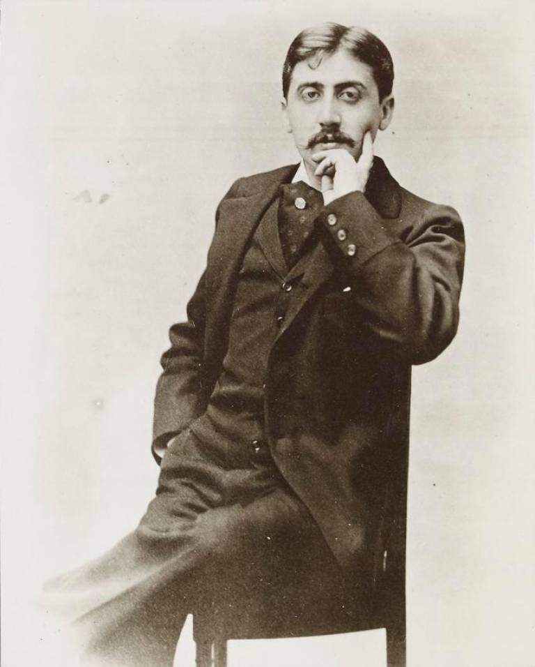 Dr Marcel van der Watt