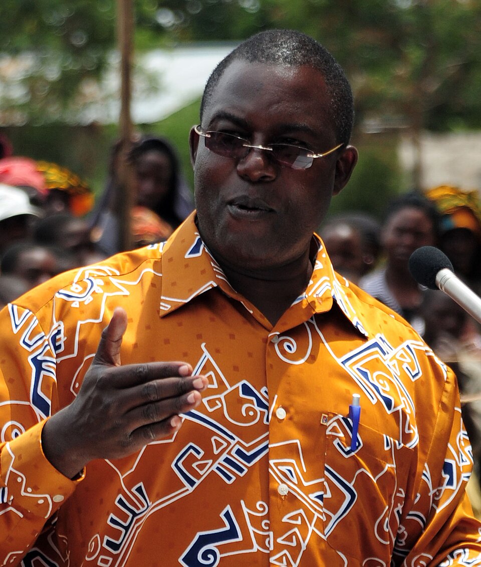Dr Titus Kamani