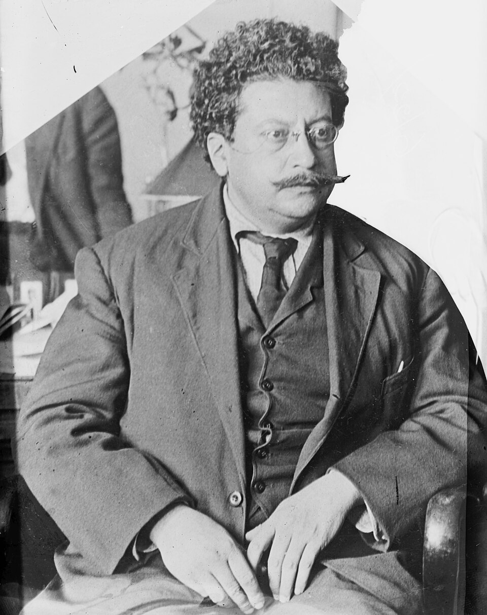 Enrique Flores