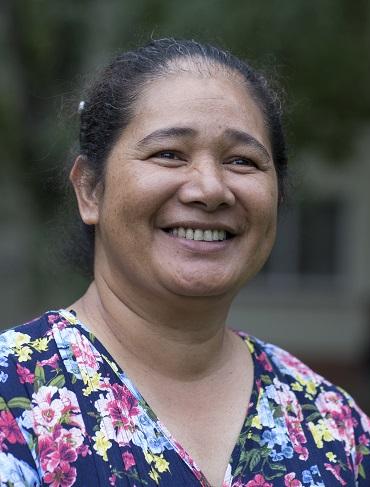 Eselealofa Apinelu