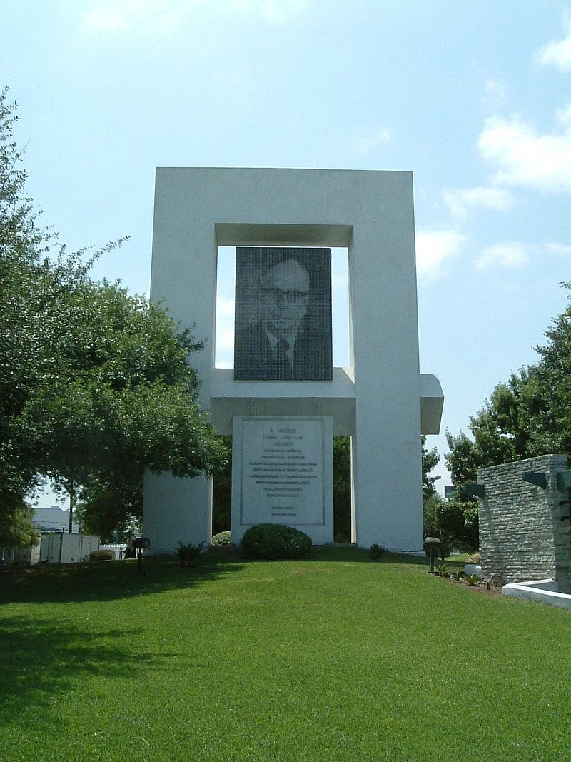 Eugenio Garza Herrera