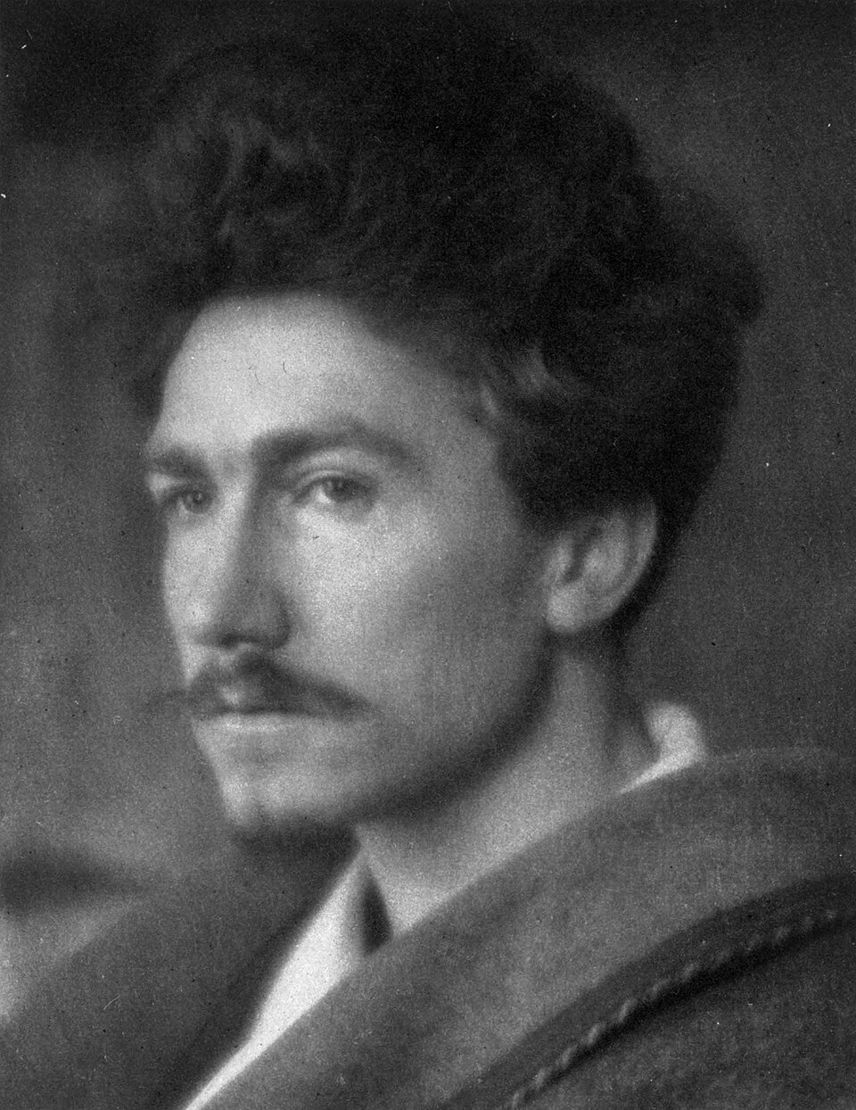 Ezra Alcázar