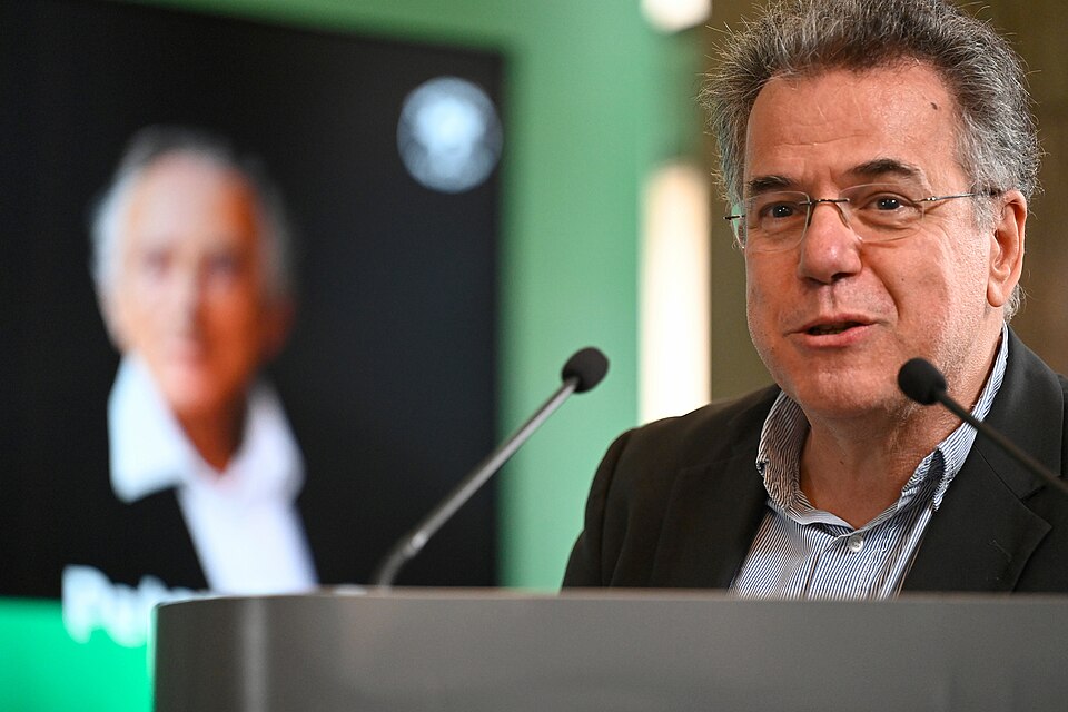Gerardo Caetano