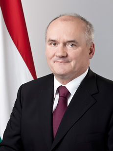 Hende Csaba