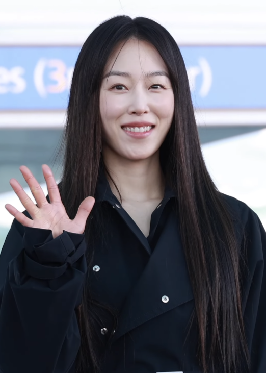 Hyun Jin Lee