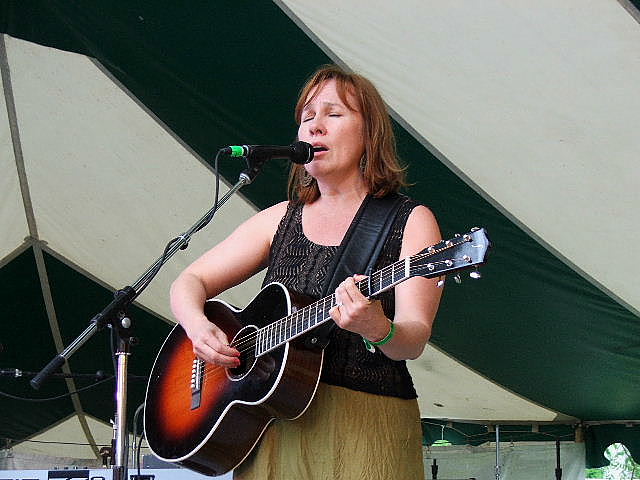 Iris DeMent