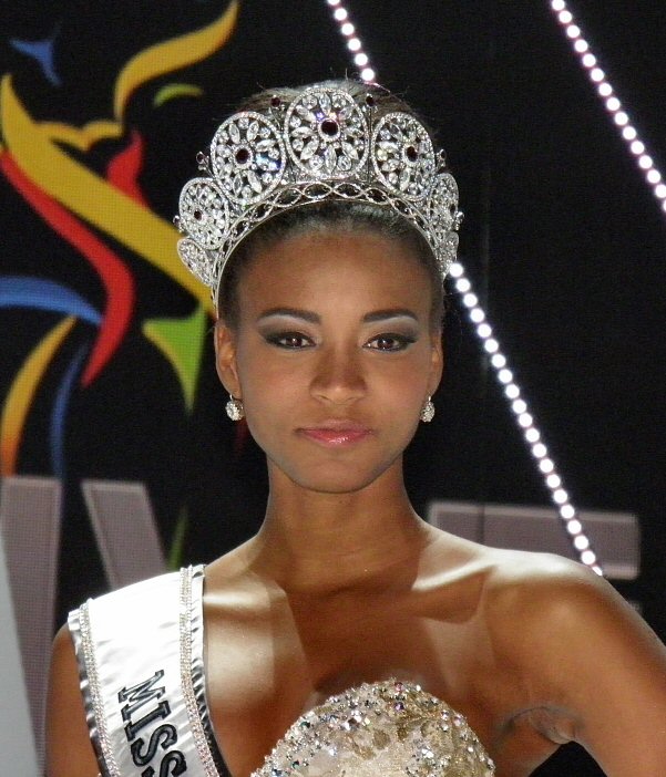 Isabeli Santiago