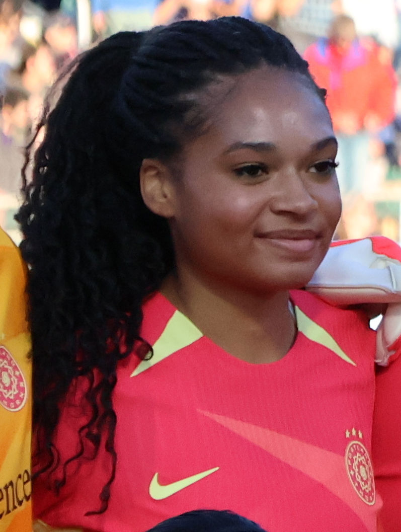 Isabella Obaze