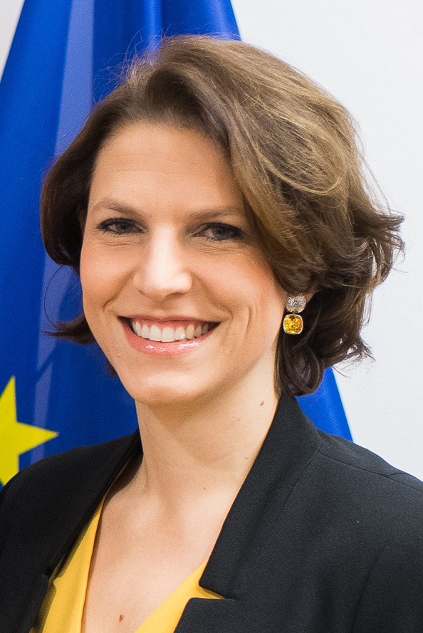 Karoline Edtstadler
