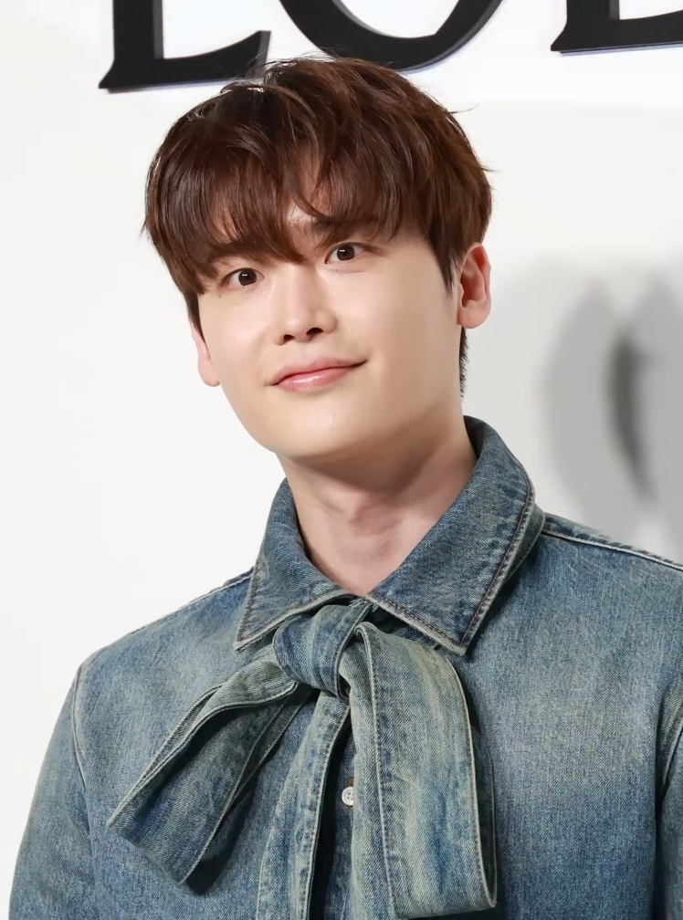 Lee Jong Suk