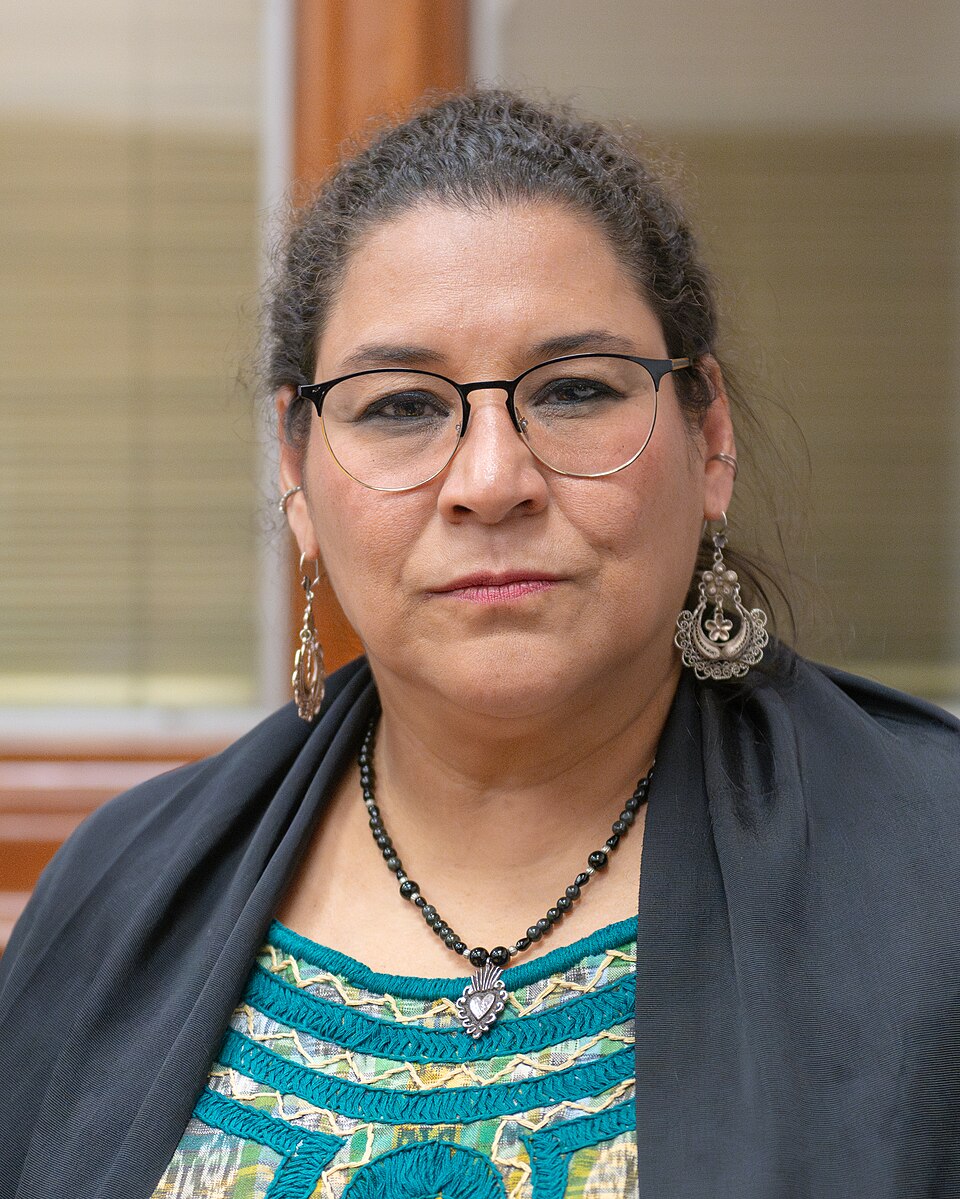 Lenia Batres