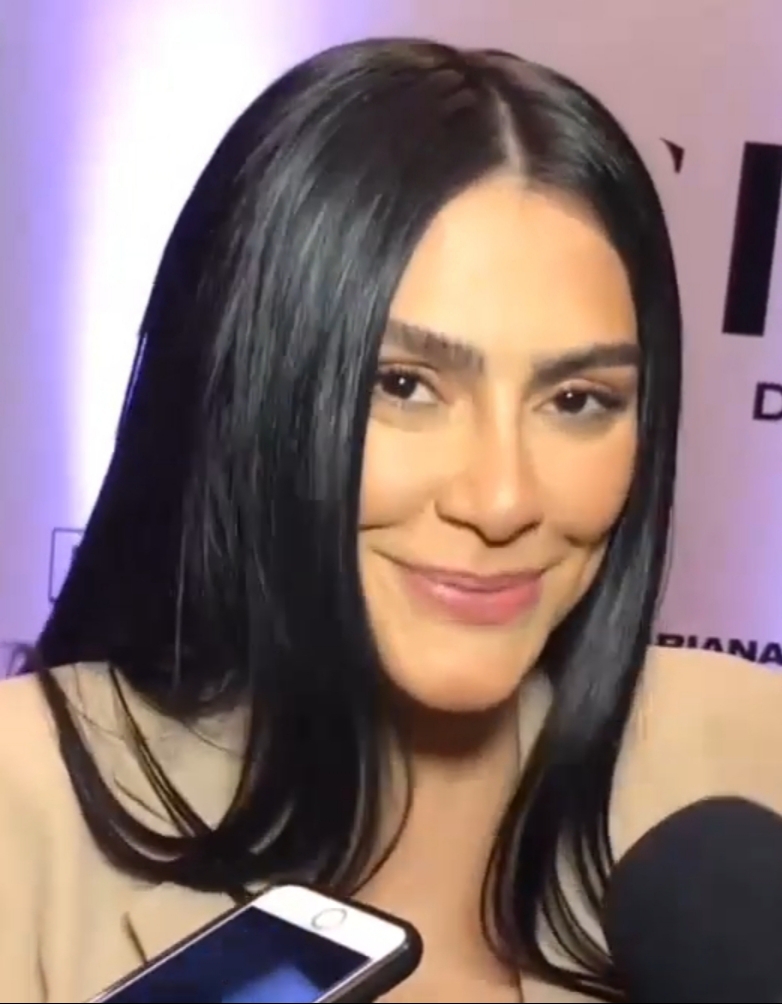 Letícia Pires