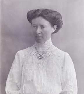 Lilian Dove
