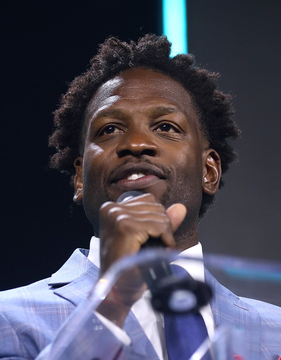 Lorenzo Sewell