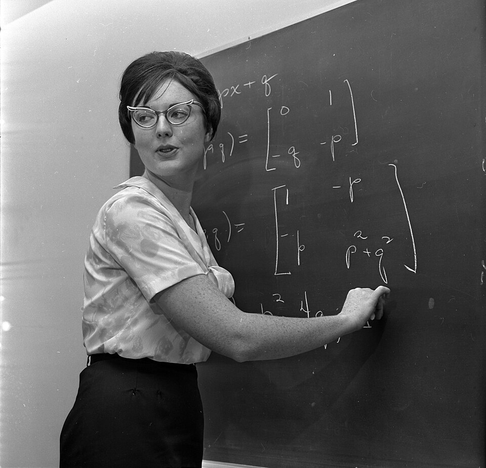 Lorraine Foster