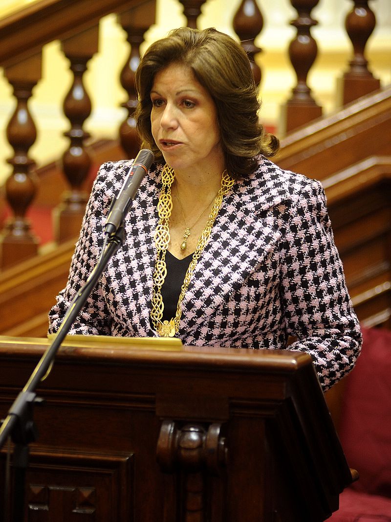 Lourdes Flores