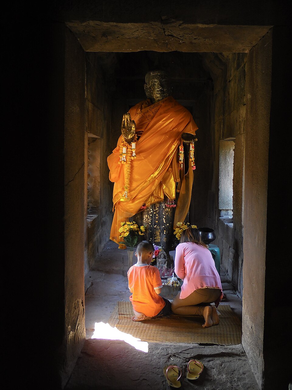 Luang Phor Thap