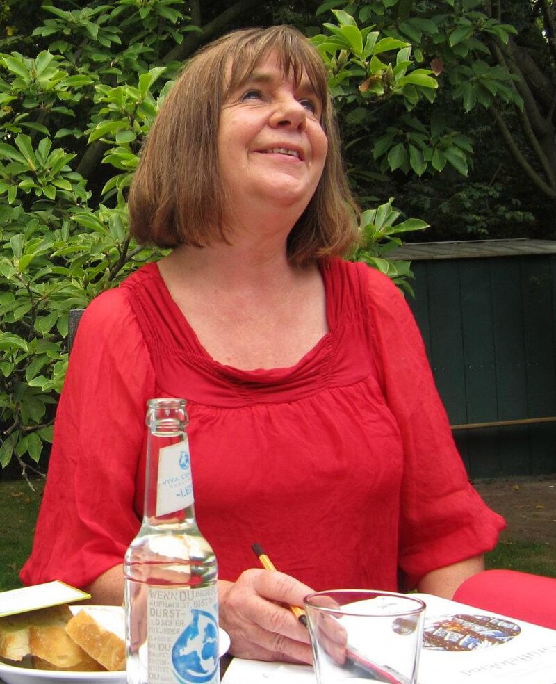 Lydia Monks