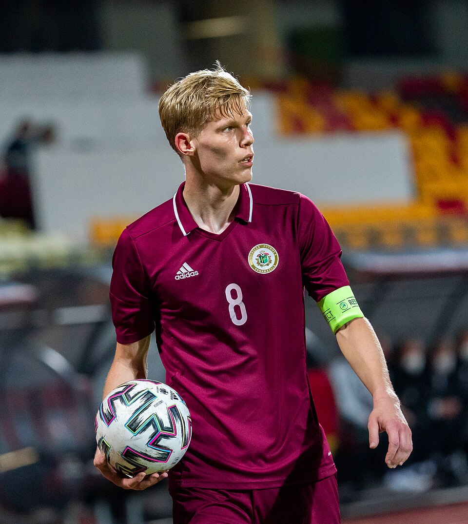 Maksims Toņiševs