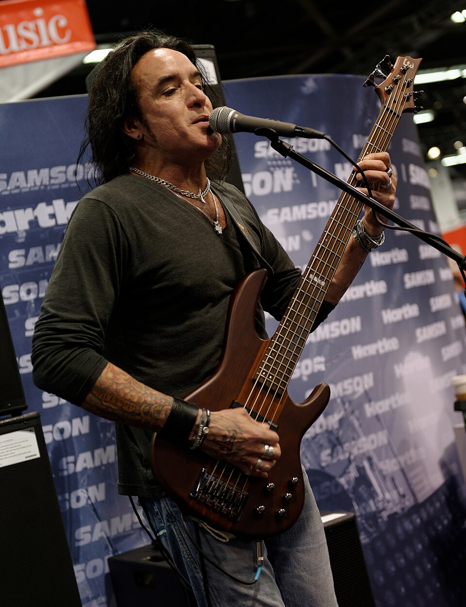 Marcos Mendoza