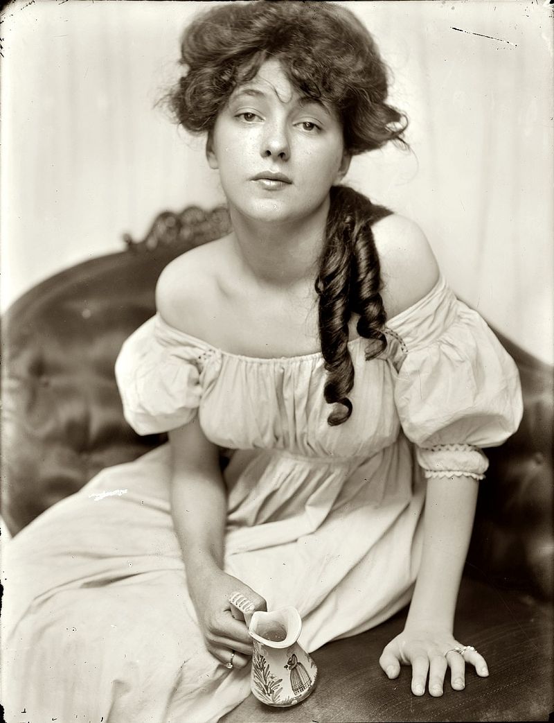 Marie Nesbit