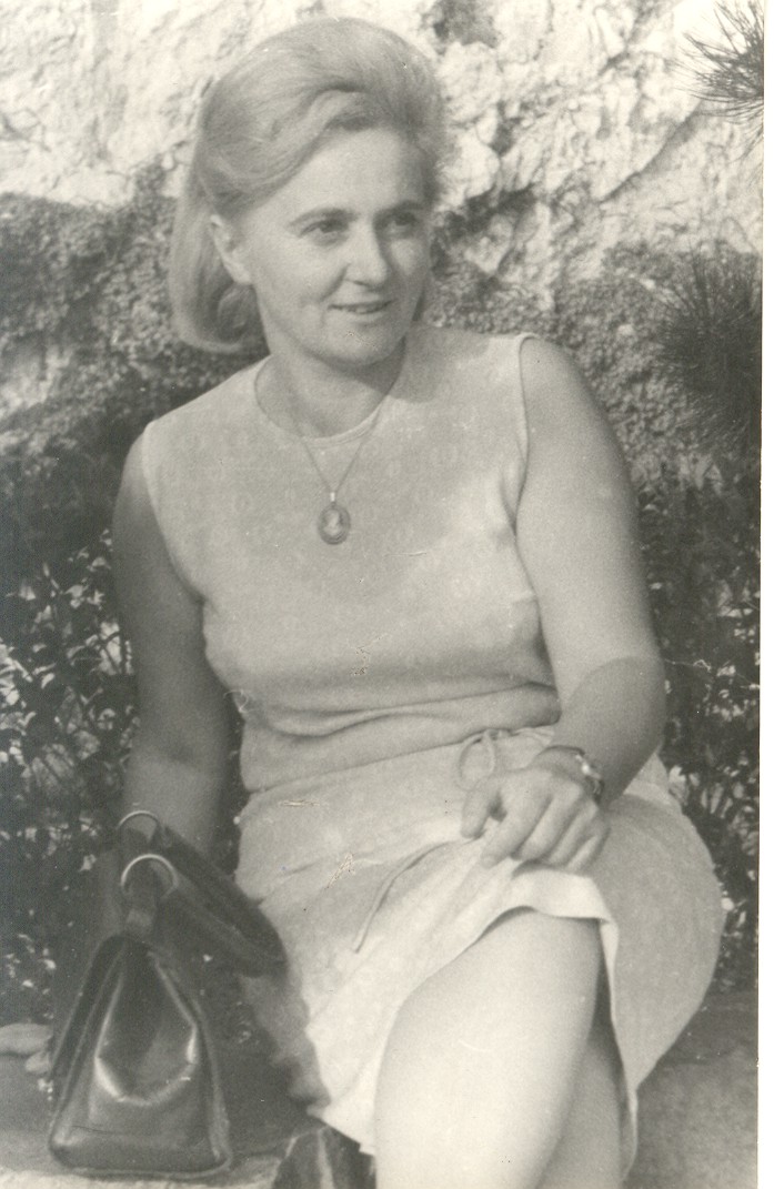 Mira Alečković