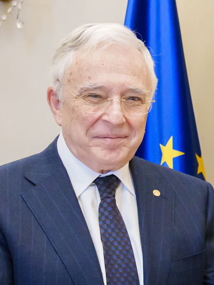 Mugur Isărescu