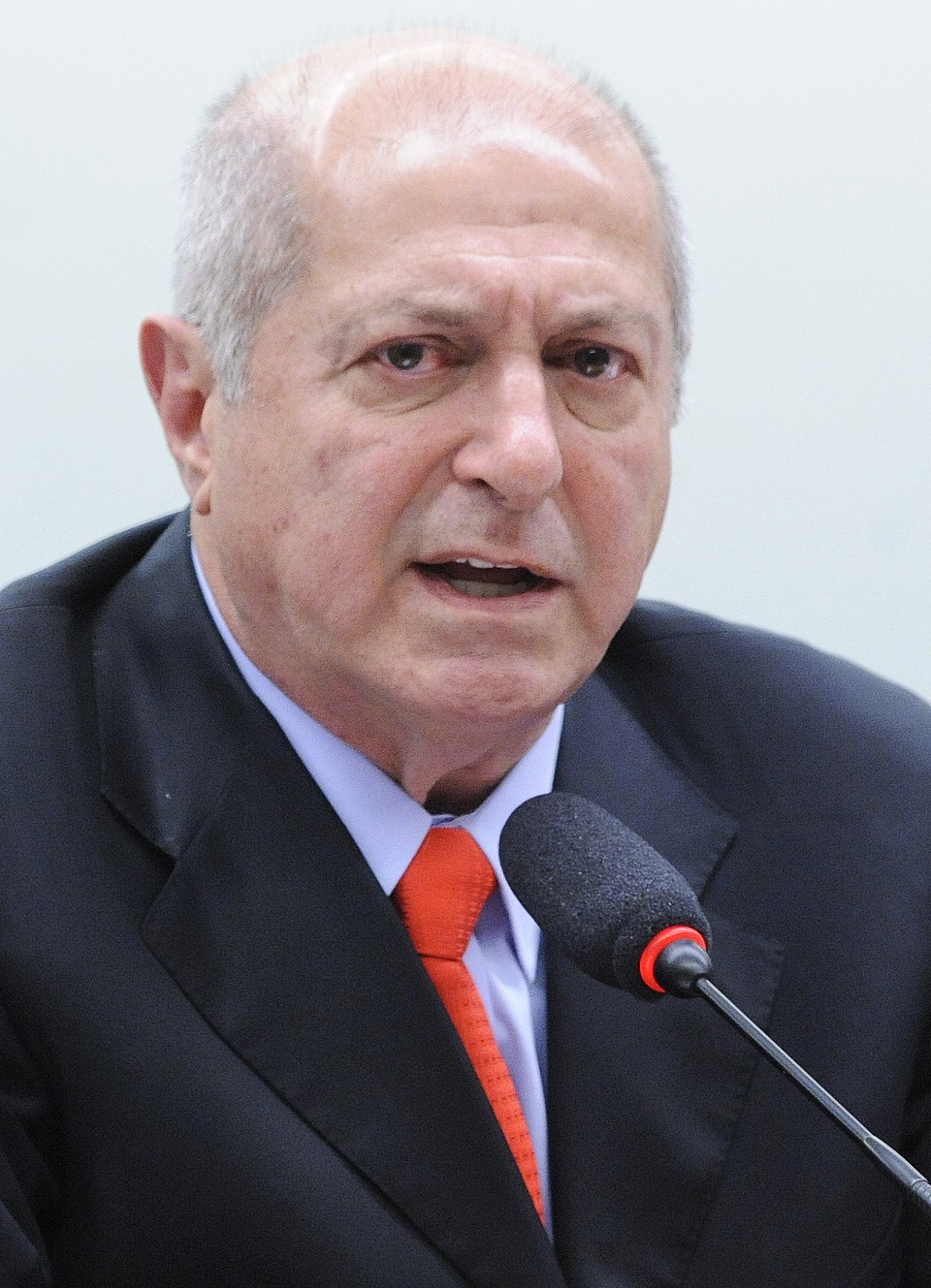 Nelson Machado
