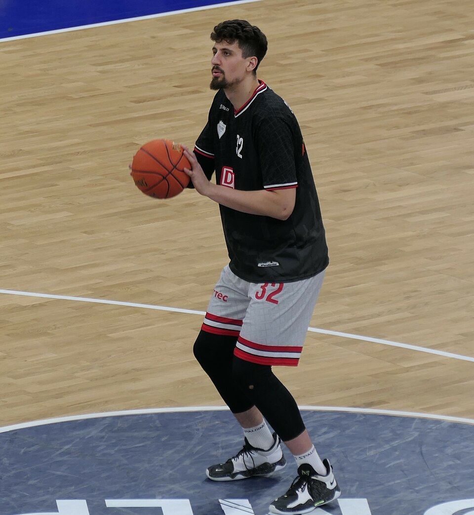 Nico Carvacho