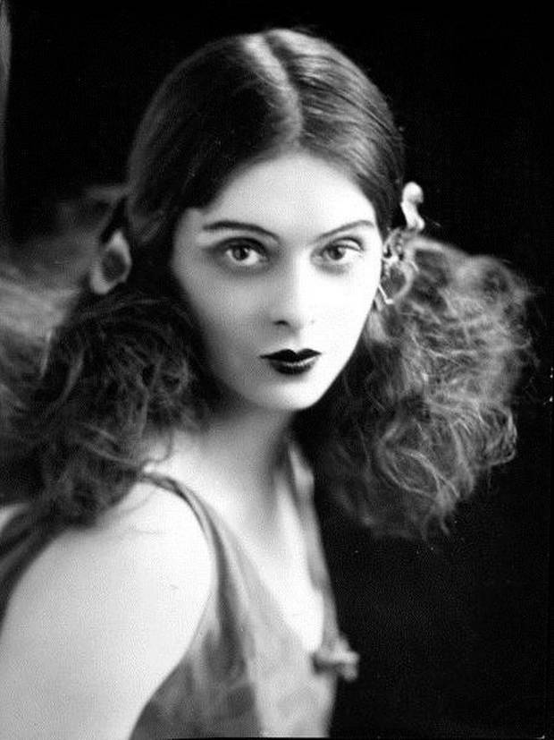 Ninette Kelly