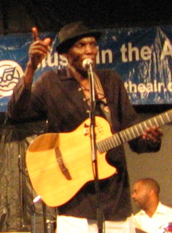 Oliver Mtukudzi